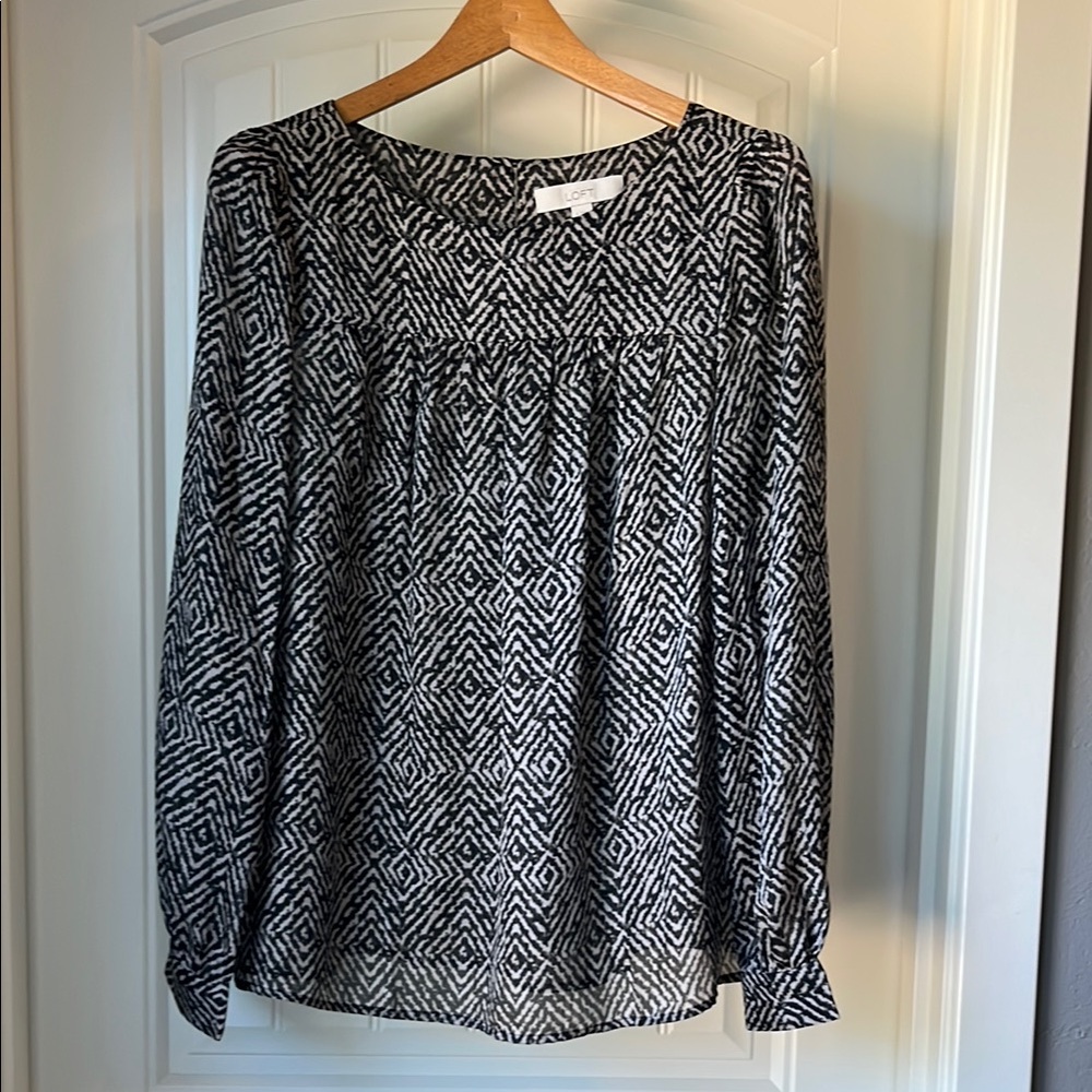 Elegant Black and White Patterned Women's Blouse